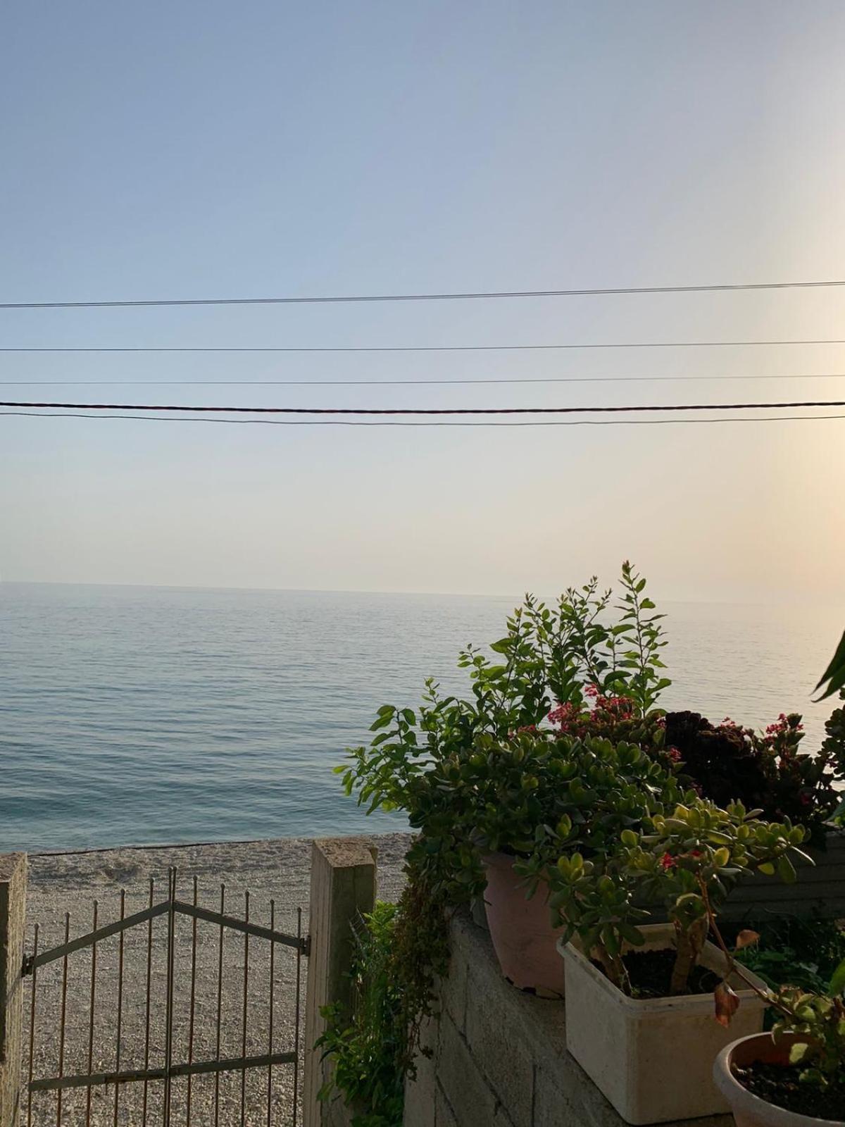 Sea La Vie Anesti Apartment Borsh Ngoại thất bức ảnh